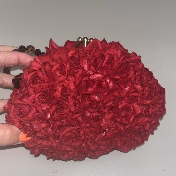 Elegant Red Rose Evening Clutch Bag - Picture 3 of 7